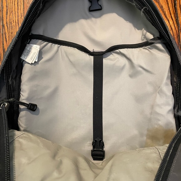 Swiss Army Backpack - Picture 6 of 9